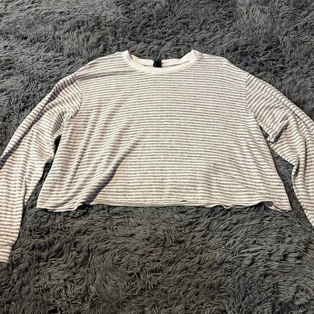 wild fable brand crop top, size XL.